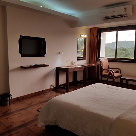 Khed  Bisu Hotel & Resorts المظهر الخارجي الصورة
