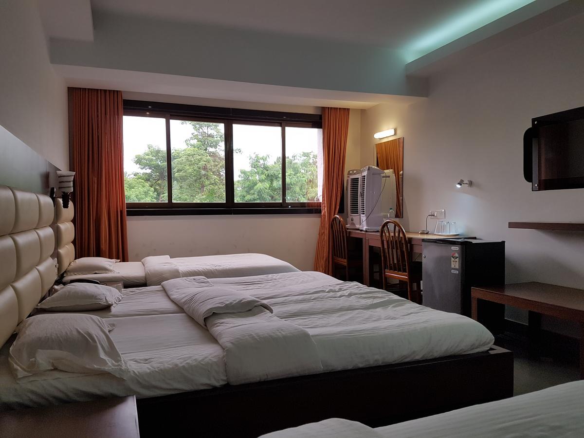 Khed  Bisu Hotel & Resorts المظهر الخارجي الصورة